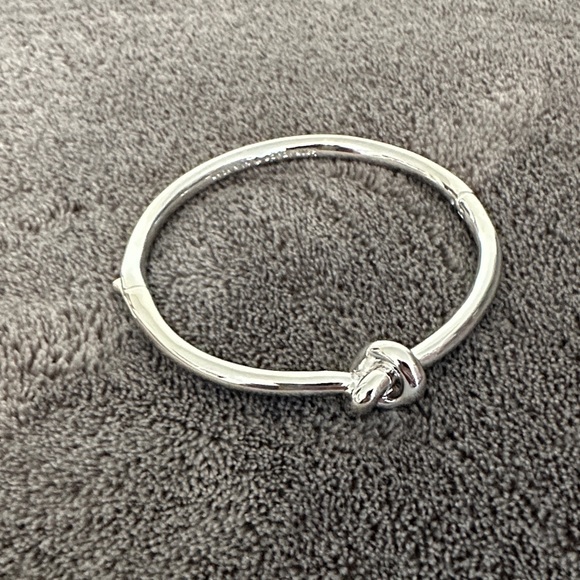 Kate Spade Elegant Silver Knot Bracelet - Picture 1 of 4